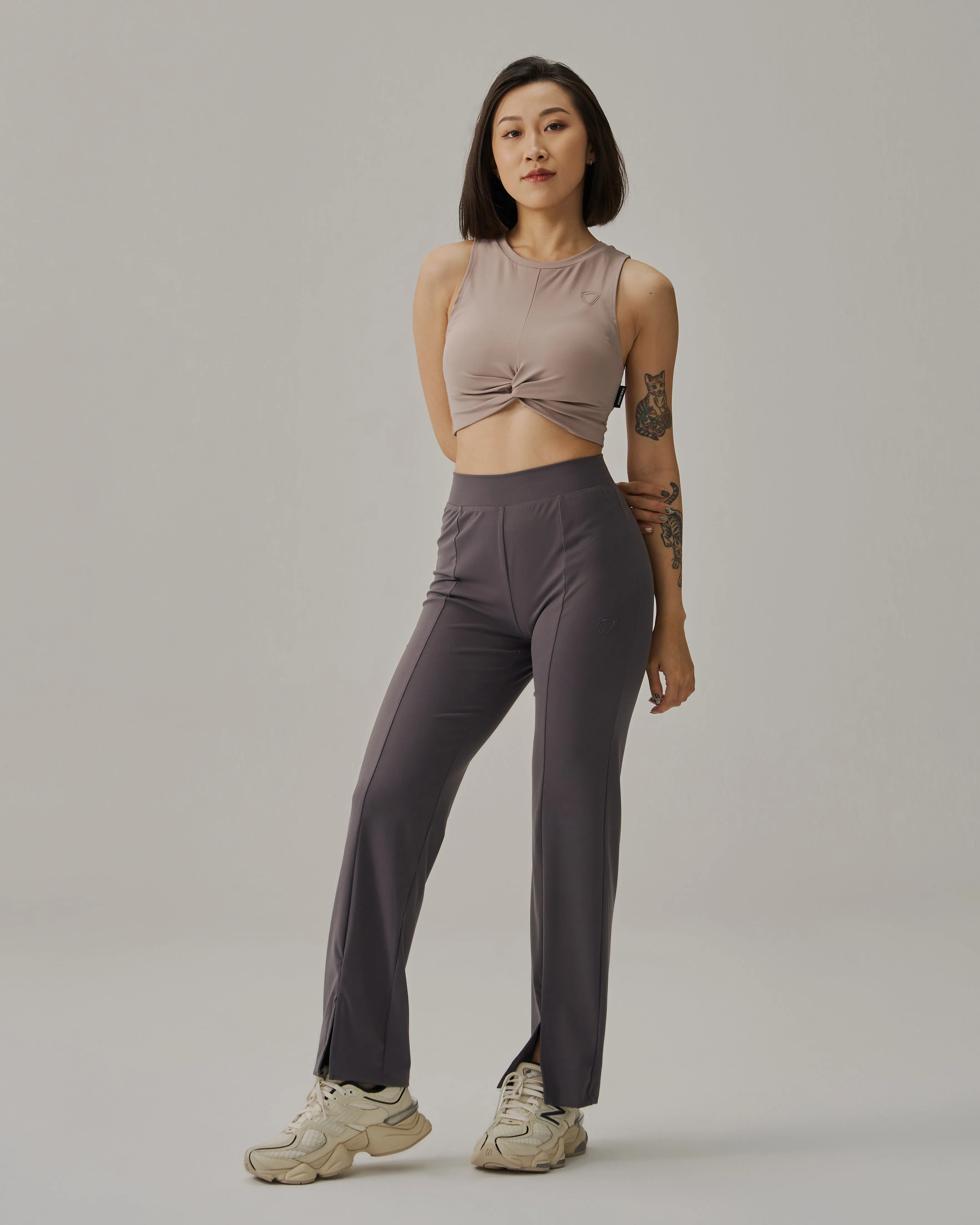 Adapt Twist Hem Crop Tank