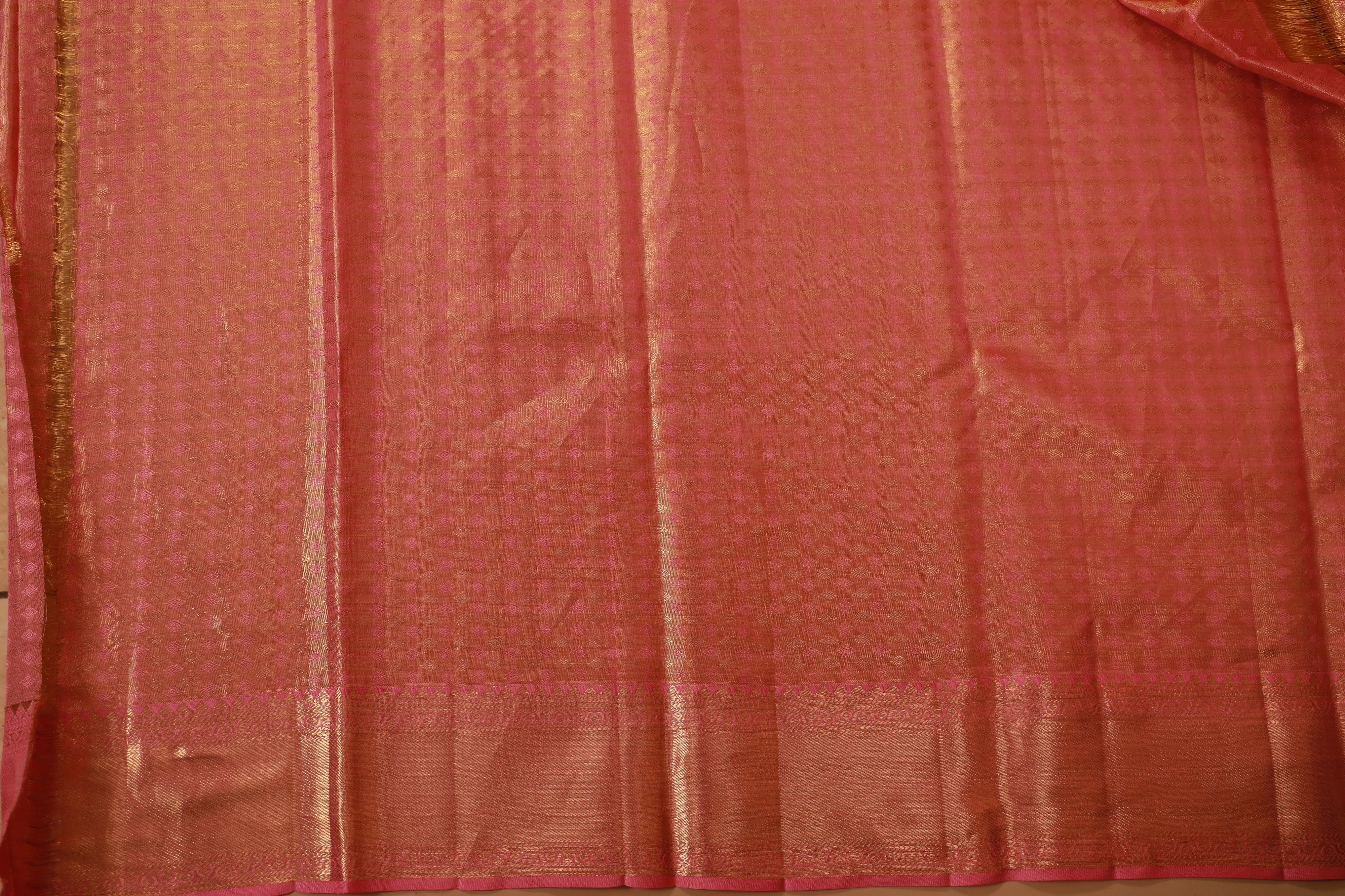 Designers Tissue Kanjivaram Pure Silk Handwoven Saree .