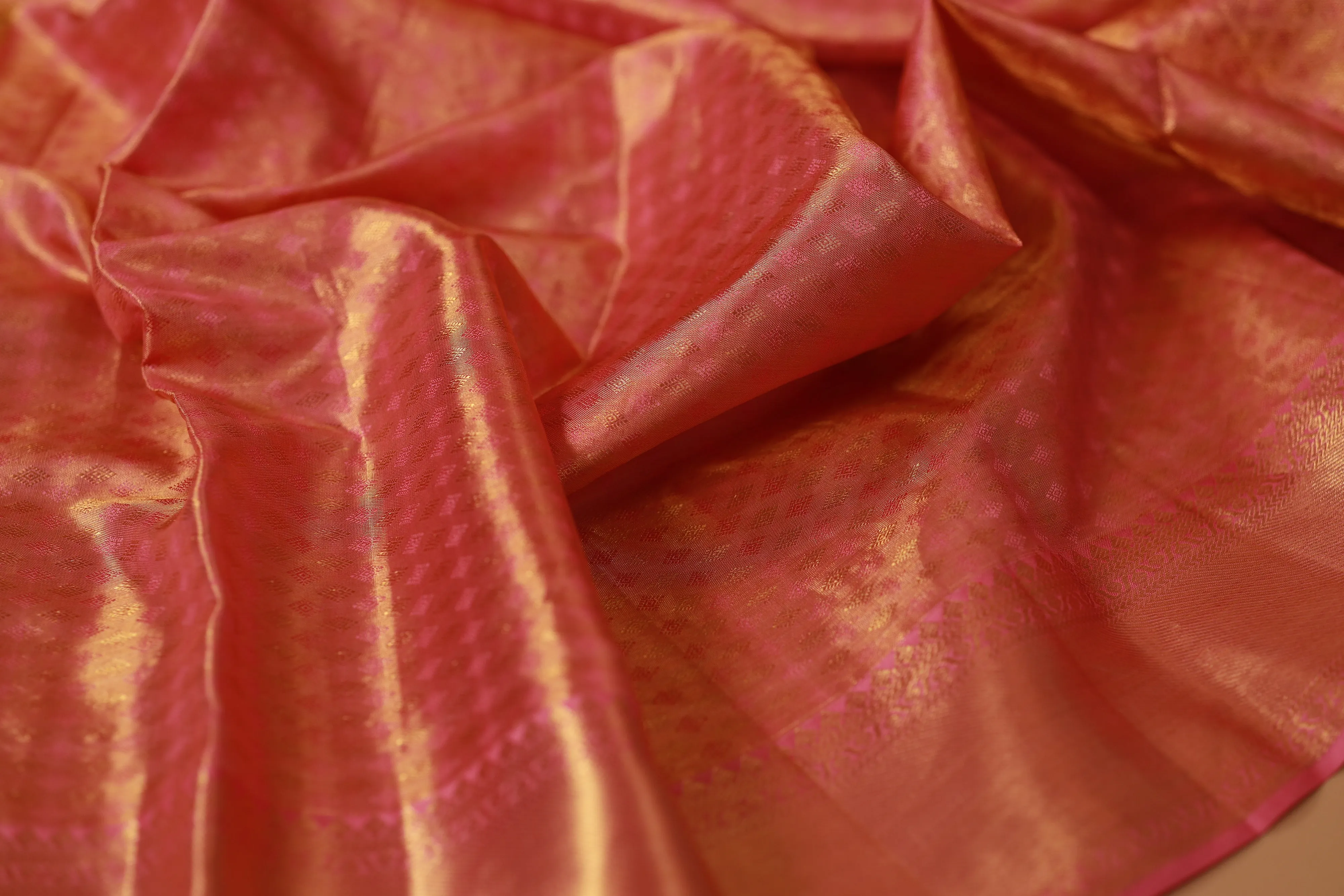 Designers Tissue Kanjivaram Pure Silk Handwoven Saree .