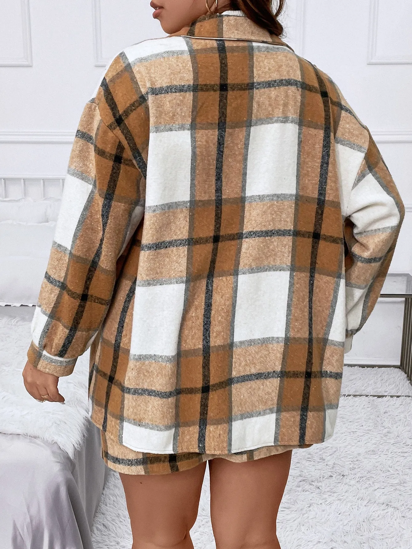 Plus Plaid Print Drop Shoulder Flap Pocket Coat Skirt