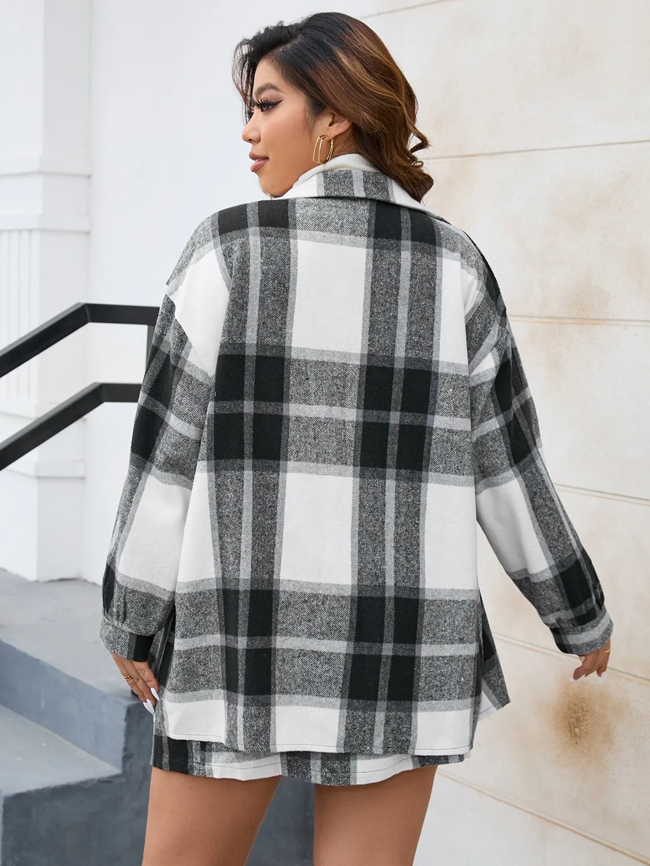 Plus Plaid Print Drop Shoulder Flap Pocket Coat Skirt