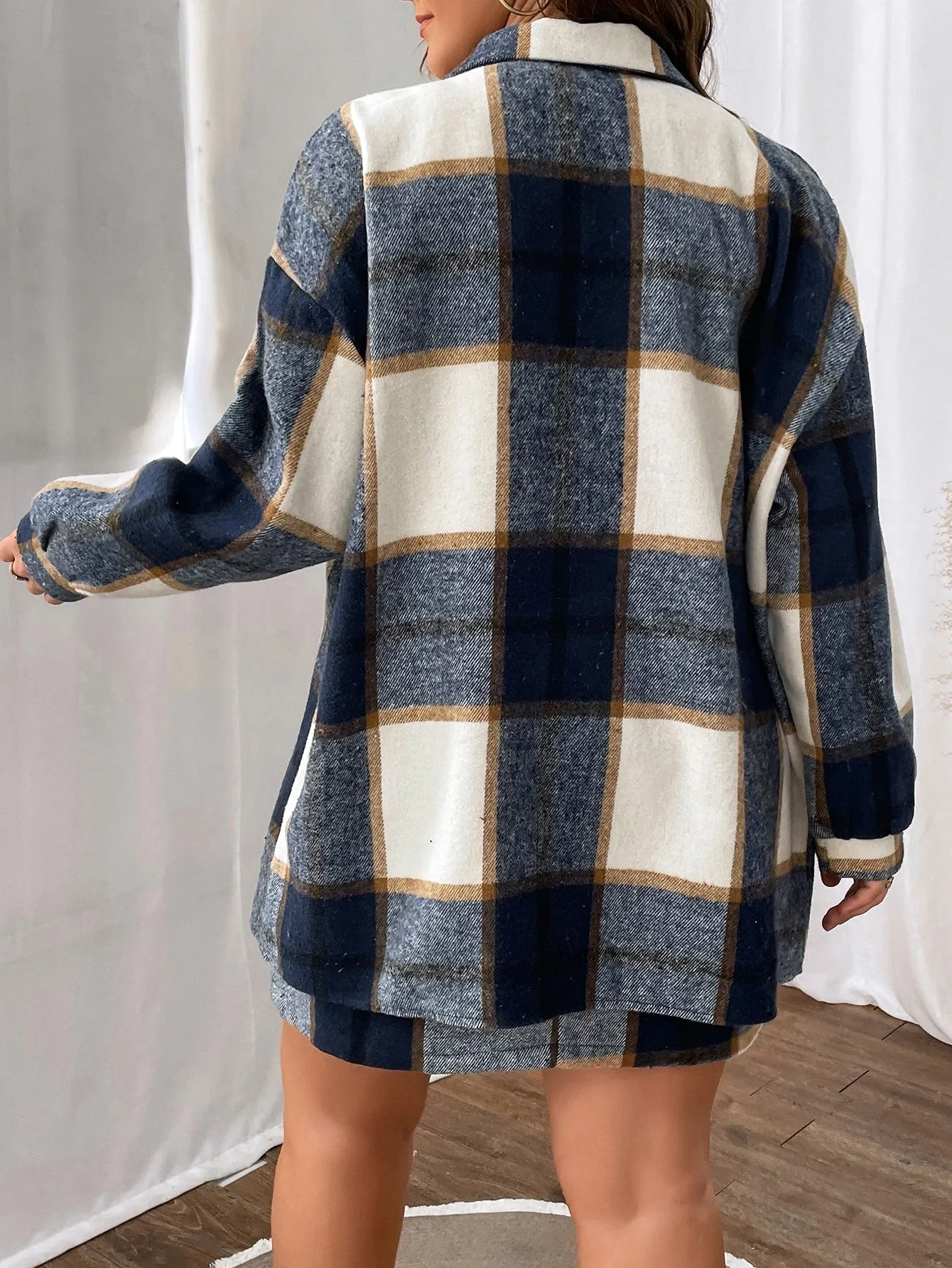 Plus Plaid Print Drop Shoulder Flap Pocket Coat Skirt